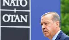 Турция использует Россию, чтобы балансировать отношения с Западом