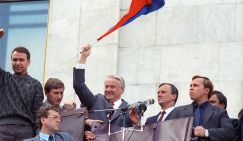 Кто управлял Ельциным, дав ему указания развалить СССР?