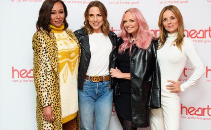 На фото: участницы британской поп-группы Spice Girls Мелани Браун (Мел Би), Мелани Чисхолм (Мел Си), Эмма Бантон и Джери Холлиуэлл (слева направо)