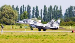Полный улёт: Украина собралась производить Су-27 и МиГ-29