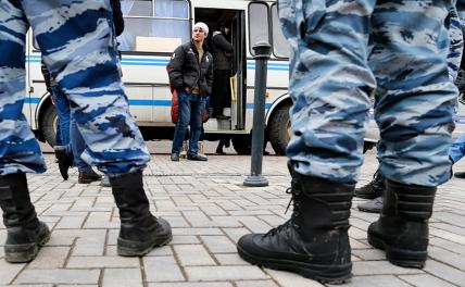 Москва на кулаках: Средняя Азия устраивает мордобой на улицах столицы, может и в ухо залететь Москва на кулаках: Средняя Азия устраивает мордобой на улицах столицы, может и в ухо залететь