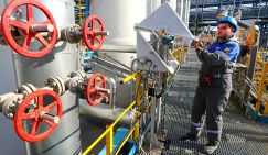 Европа молится на теплую зиму: "Газпром" заставит Германию закупать еще и валенки в России
