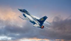 F-16 сбил Су-35 в небе над Турцией