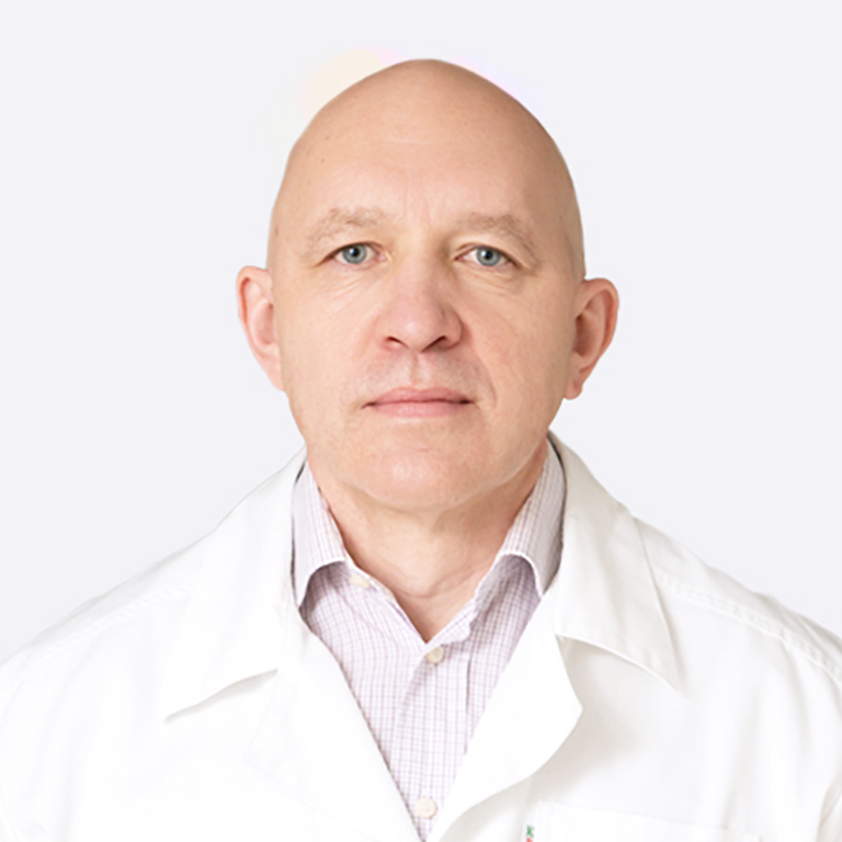 На фото: эндоваскулярный хирург, рентгенолог федеральной сети клиник экспертной онкологии «Евроонко» Андрей Кукушкин 