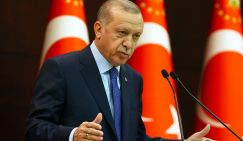 Эрдоган хитрит: Украине – «Байрактары», русским – помидоры и путевки в Турцию
