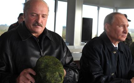 На фото: президент Белоруссии Александр Лукашенко и президент России Владимир Путин (слева направо)