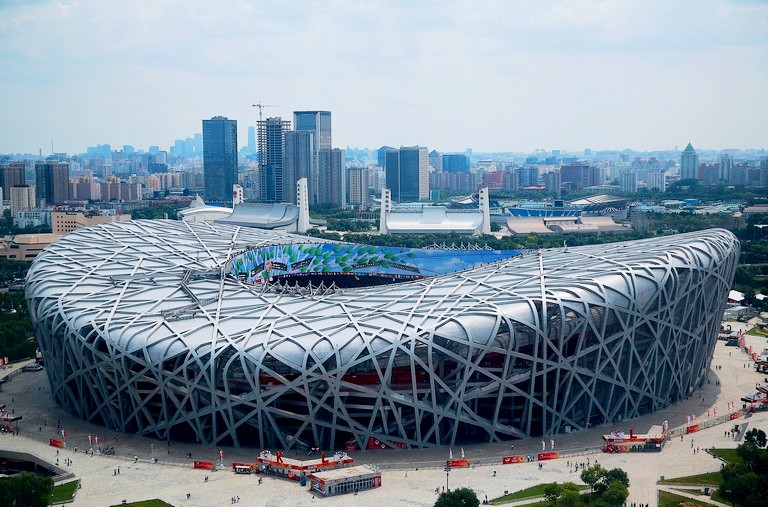 На фото: Пекинский национальный стадион "Птичье гнездо" в Олимпийском парке