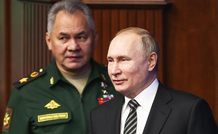 На фото: президент РФ Владимир Путин (справа) и министр обороны РФ Сергей Шойгу (слева).