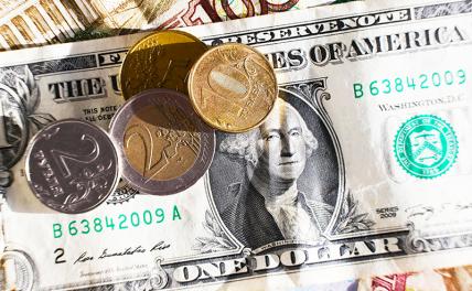 Новости курса валют: Сбербанк понизил цены на доллары и евро