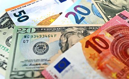 Курс валют 26 мая: доллар и евро быстро растут
