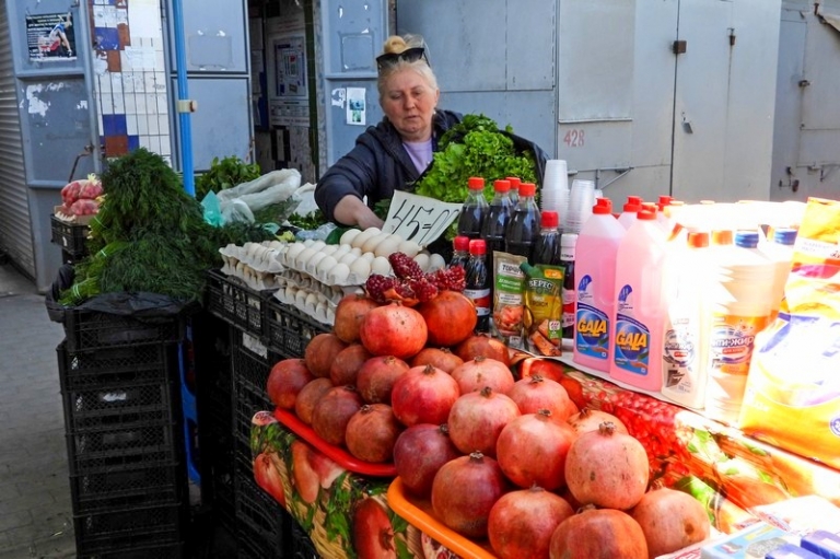 На фото: продажа товаров на Центральном рынке в Мелитополе, Запорожская область