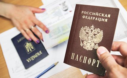 Прилепин рассказал, как заставить украинцев вставать в очереди за паспортами РФ