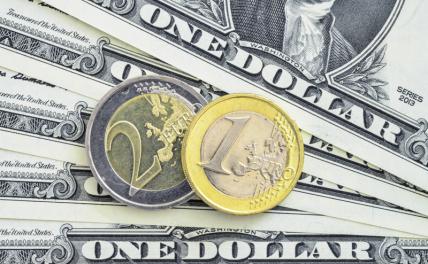 Стал известен официальный курс доллара и евро