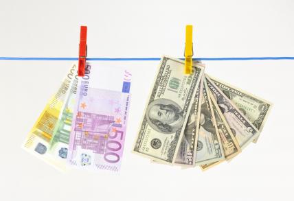 Доллар или евро: что делать сейчас с валютой?