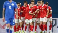 ФИФА и УЕФА запрещают русским пацанам мяч пинать