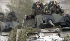 Польские заградотряды на Украине бьют метко, жестоко и заваривают люки танков ВСУ