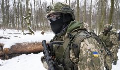 Оборона Сватово: Генштаб Украины меняет тактику боя, пытаясь вклиниться «броней» на наши позиции  