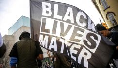 «Полицию – к чёрту!». Под лозунгом борьбы с расизмом BLM толкает США в пропасть