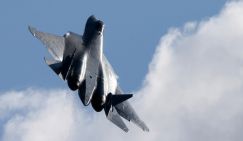 Как Су-57 спасет «Люсю» Арестовича от линчевания громадянами