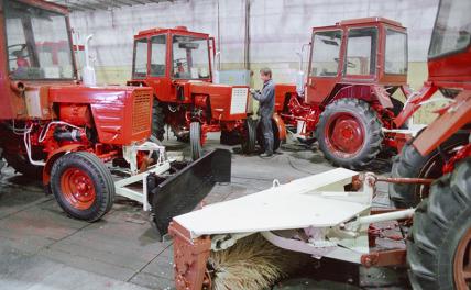 На фото: трактор "Т-25А" на Владимирском тракторном заводе