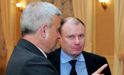 На фото (справа налево): миллиардеры Владимир Потанин и Вагит Алекперов