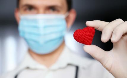 Врач-кардиолог назвал основные признаки сердечного приступа