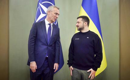 На фото (слева направо): генеральный секретарь НАТО Йенс Столтенберг и президент Украины Владимир Зеленский