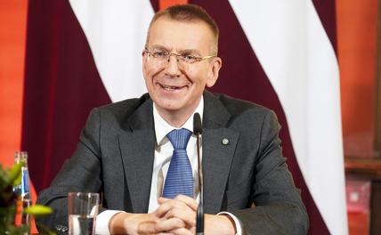 На фото: новоизбранный президент Латвии Эдгар Ринкевич во время пресс-конференции после победы на выборах в латвийском парламенте (Сейме).