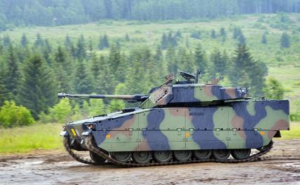 На фото: шведская БМП CV9040C