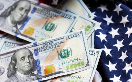 Доллар неумолимо растет: ЦБ сообщил новости курса валют