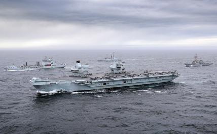На фото: авианосная ударная группа Королевского военно-морского флота.