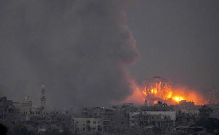 На фото: Израиль наносит авиаудары в сторону сектора Газа