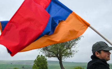 Алиев прошелся по флагу Нагорного Карабаха