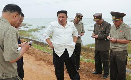 На фото:  лидер КНДР Ким Чен Ын