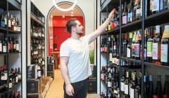 Эксперт сказал, когда вино взлетит в цене после повышения акцизов