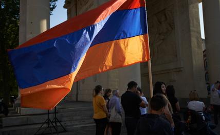 ЕС вместо ЕАЭС: Армении надоело кормить Россию, она хочет кормить лавашом Париж