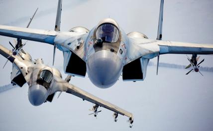На фото: пара истребителей Су-35С ВВС России