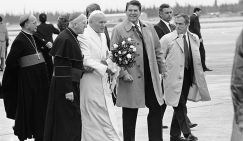 Операция «Капучино»: Советский Союз развалил папа римский