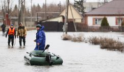 Скандал с дамбой: Жителей поселка Перовский в Оренбуржье должны оштрафовать за то, что они спаслись от потопа самостоятельно