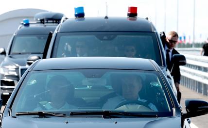 Путин приехал на открытие участка трассы М-11 Москва-Петербург на Lada Aura Путин приехал на открытие участка трассы М-11 Москва-Петербург на Lada Aura