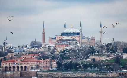 Святая София! Туристам не дают посмотреть, куда крестоносцы водили проституток Святая София! Туристам не дают посмотреть, куда крестоносцы водили проституток