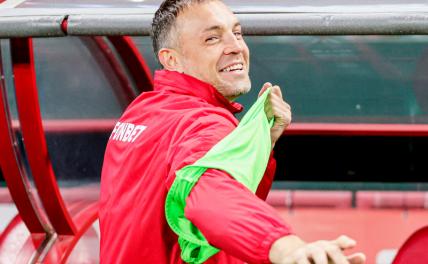 Потешный футбол от РФС: Бруней и Дзюба добавили сборной и болельщикам веселья Потешный футбол от РФС: Бруней и Дзюба добавили сборной и болельщикам веселья