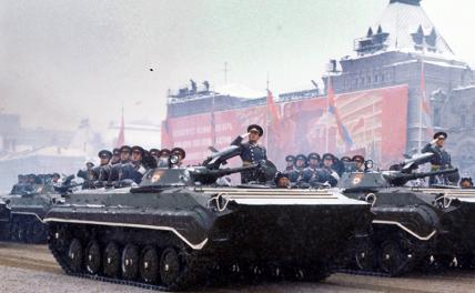 «Таран» и «Дэви Крокет»: СССР и США решили не доверять начинать «маленькие ядерные войны» комбатам, но полковникам — можно «Таран» и «Дэви Крокет»: СССР и США решили не доверять начинать «маленькие ядерные войны» комбатам, но полковникам — можно