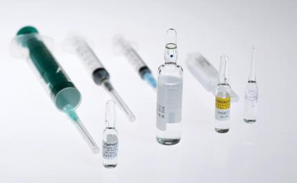 Ученые: Антибиотики, вакцины и противовирусные лекарства защищают от деменции Ученые: Антибиотики, вакцины и противовирусные лекарства защищают от деменции