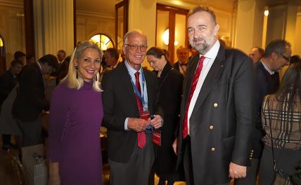 Что могут короли: Габсбурги, британский Карл III и монарх Бельгии готовы русских в капусту порубить «за Украину» Что могут короли: Габсбурги, британский Карл III и монарх Бельгии готовы русских в капусту порубить «за Украину»