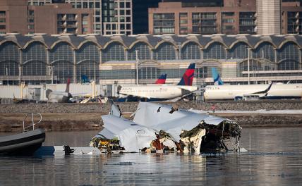 «Чёрный» вертолет Пентагона нашёл жертву: Bombardier в Вашингтоне столкнулся с бортом, выполняющим тайные миссии «Чёрный» вертолет Пентагона нашёл жертву: Bombardier в Вашингтоне столкнулся с бортом, выполняющим тайные миссии