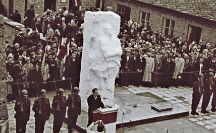 80 лет Победы: Сталин дал звезду Героя только одному генералу, попавшему в плен 80 лет Победы: Сталин дал звезду Героя только одному генералу, попавшему в плен