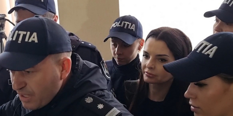 Шокирующая пенсия: экс-пилот «Уральских авиалиний» получит 17 тысяч рублей после 25 лет за штурвалом