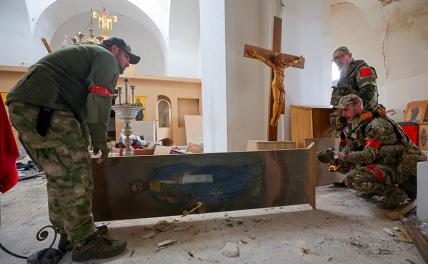 Креста на нем нет: Зеленский может одновременно обниматься с Папой Римским, сажать священников и рушить православные храмы Креста на нем нет: Зеленский может одновременно обниматься с Папой Римским, сажать священников и рушить православные храмы