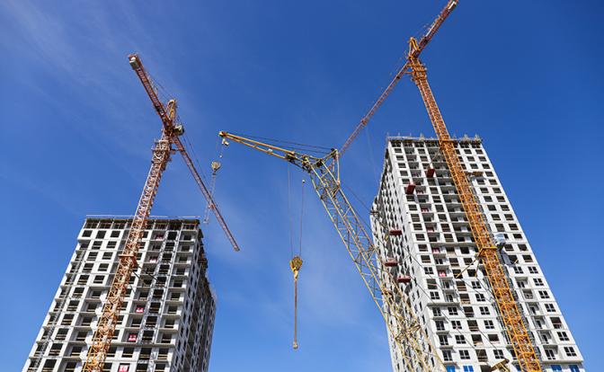 Застройщики не торопятся снижать цены, ожидая лучших времен Застройщики не торопятся снижать цены, ожидая лучших времен